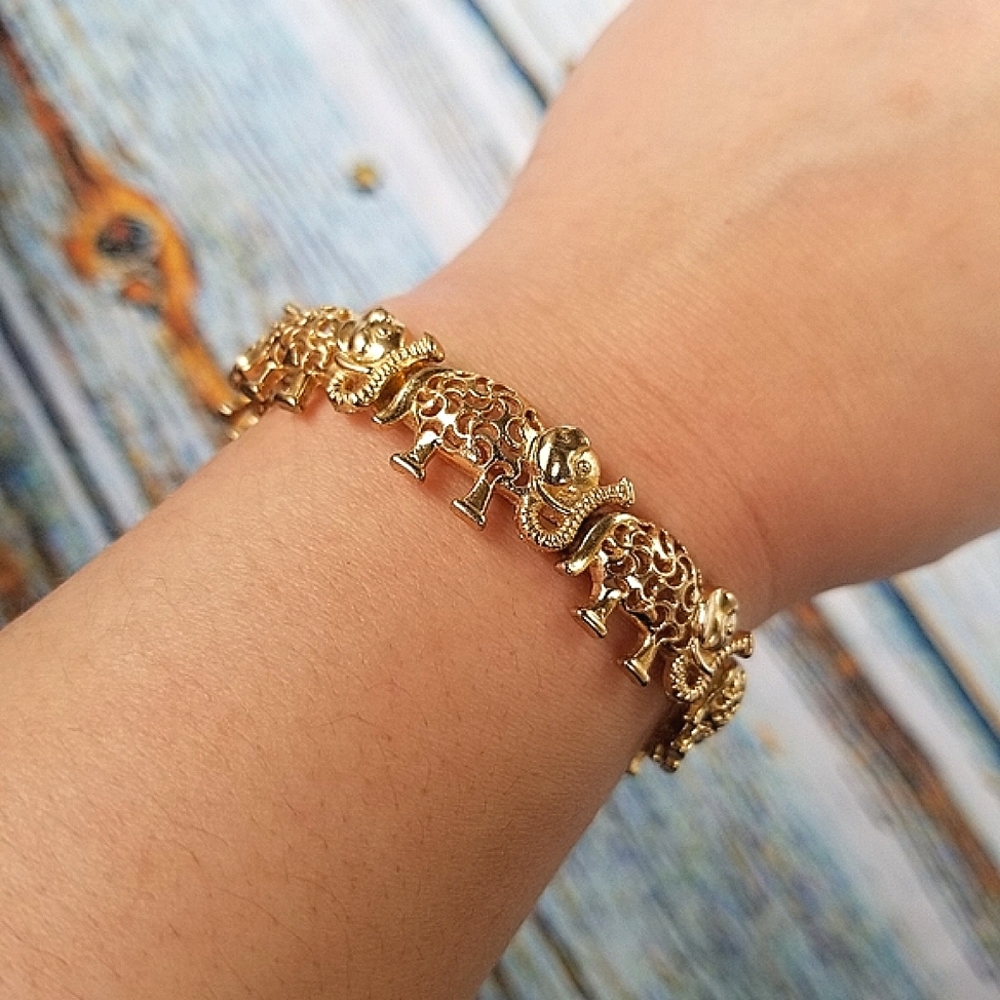 Lucky Elephants, Golden Stretch Bracelet - Picture 3 of 5